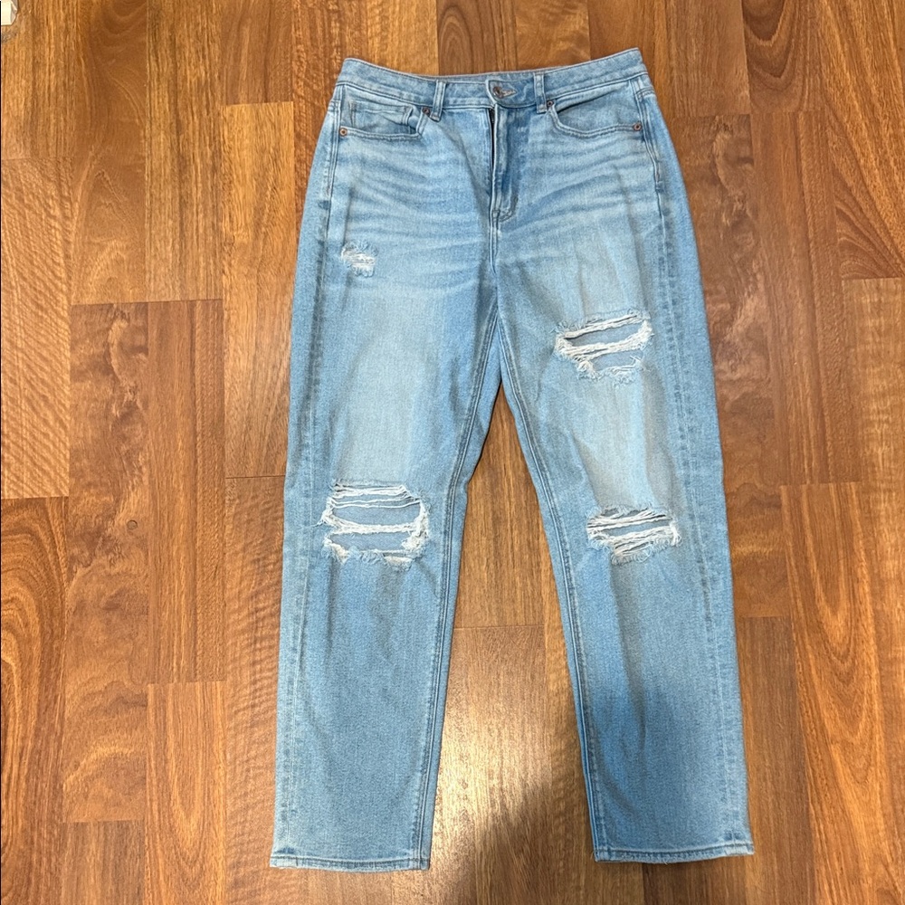 American Eagle Distressed Jeans - Mom Straight